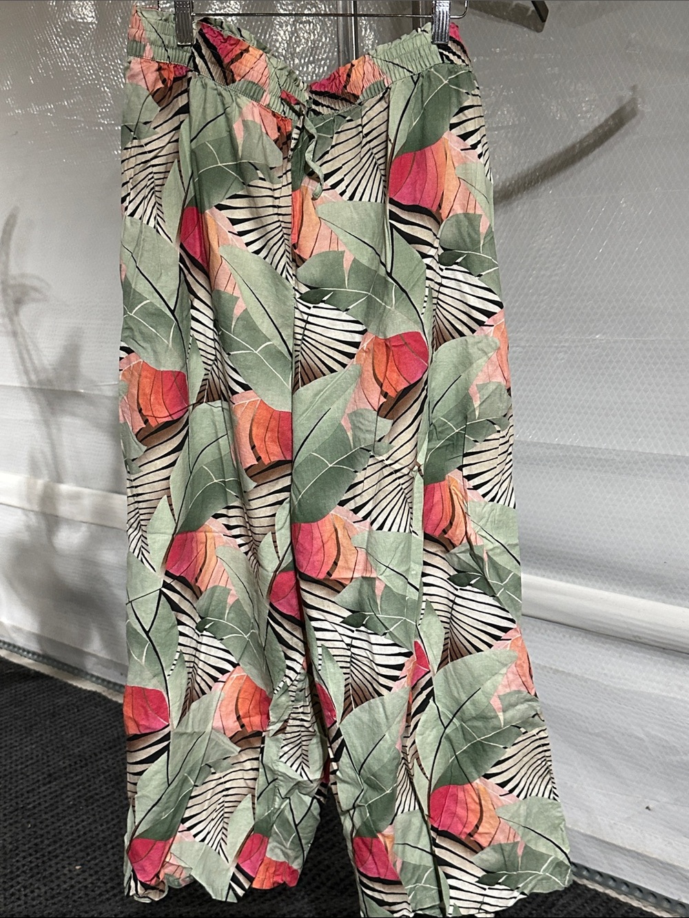 Tropical Leaf Print Wide Leg Pants - Green & Coral